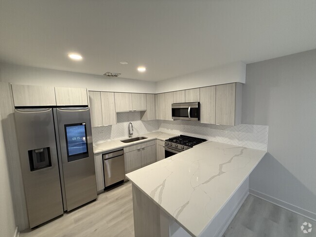 Renovated Kitchen - 505 W Melrose Street Rental