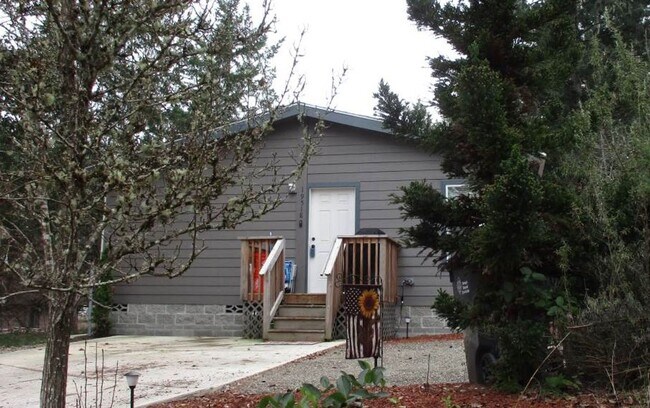3 Bedroom 2 Bath in Palmer Lake Community - 3 Bedroom 2 Bath in Palmer Lake Community House