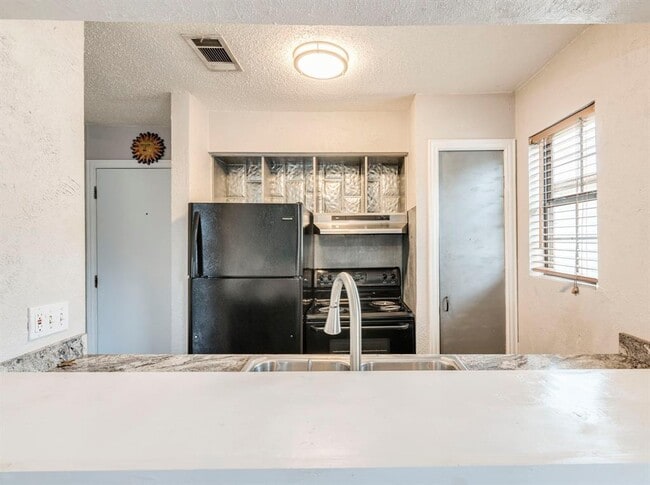 Photo - 516 S Park Dr Unidad 204