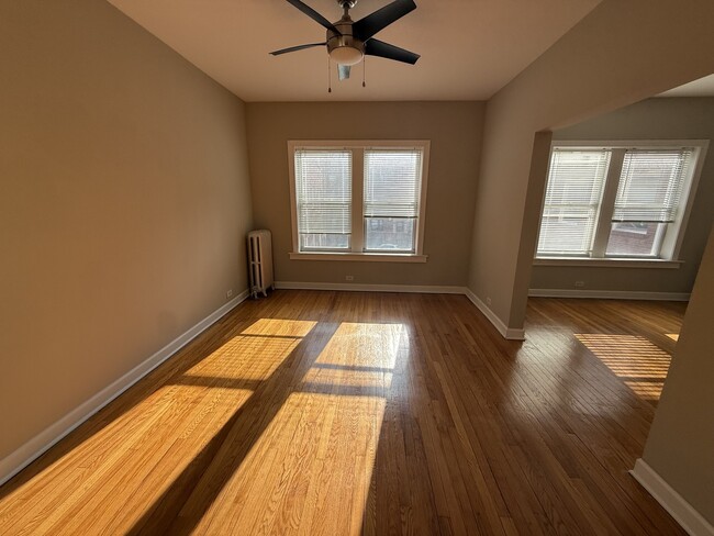 Photo - 838 E 53rd St Unidad 2E