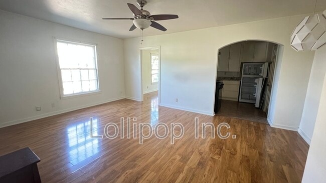 Building Photo - 3821 Woodleigh St Unit 1 Rental