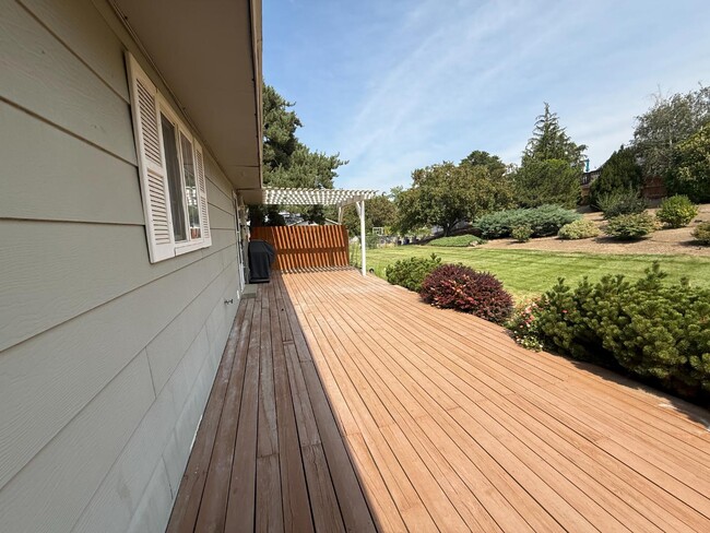 Photo - 1416 Scenic Dr
