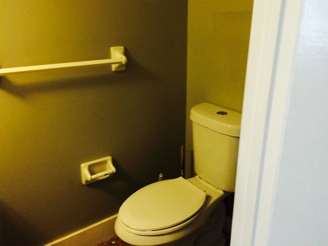 Photo - 205 Meadowbrook Ct