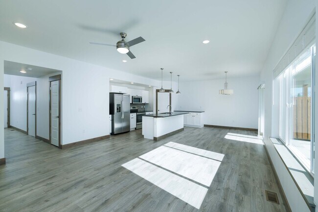 71 Whiskey Wy Unit D