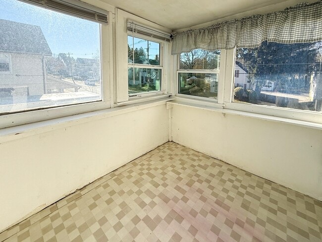 Photo - 258-260-260 Main St Unit 2