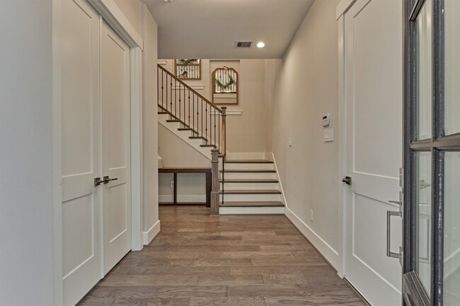 Photo - 62 Dobbs View Ln