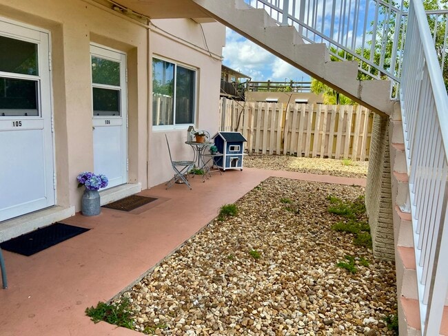 Photo - 2909 Middle River Dr Unidad 105