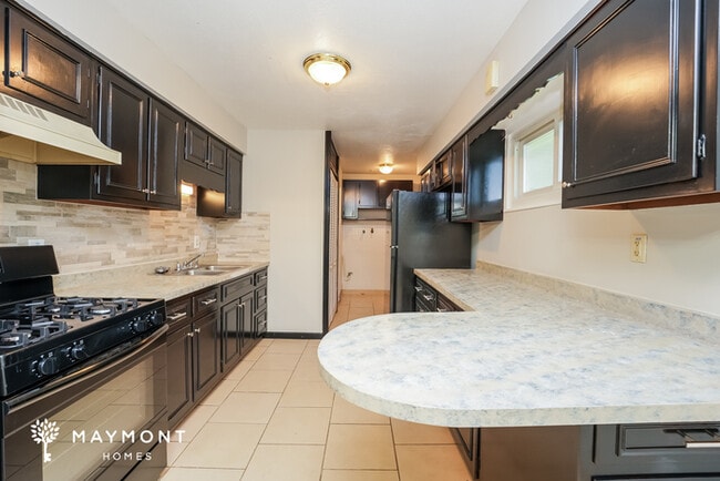 Photo - 25120 Sandhurst Rd