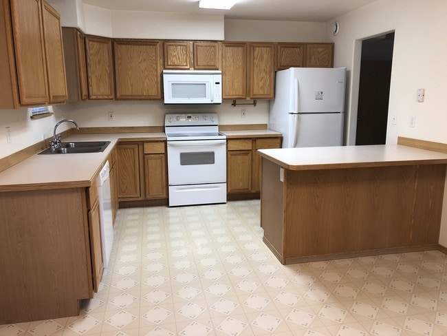 Kitchen - 3435 Laurance Rd