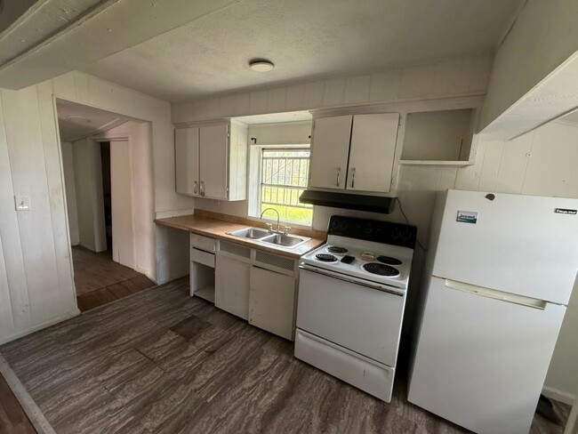 Photo - 622 N Beach St