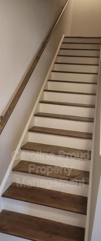 Photo - 337 S Pointe Dr