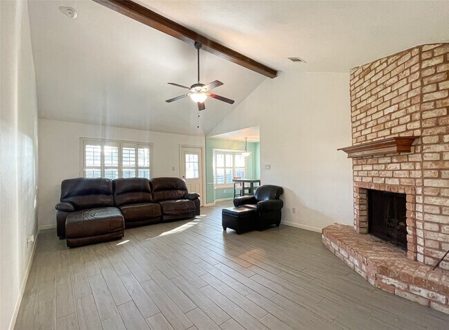 Photo - 13607 Fernhill Dr