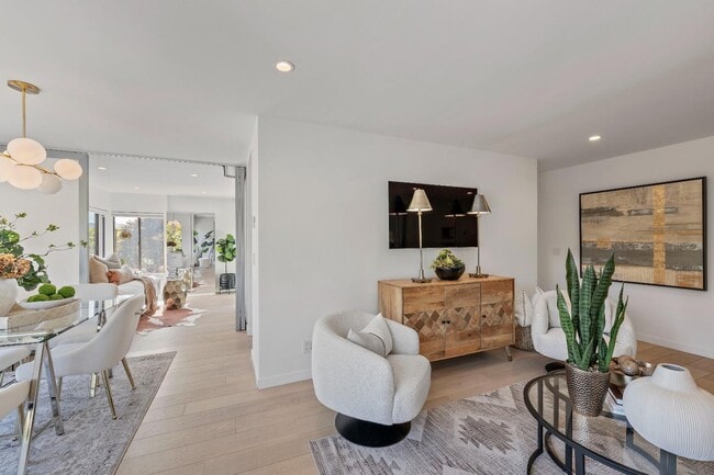 Photo - 770 Bryant St