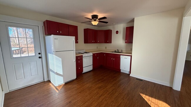 Photo - Enjoy the Calm of Country Living without Feeling too Far Away – Bishop, GA