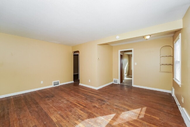 Photo - 3989 E 177th St