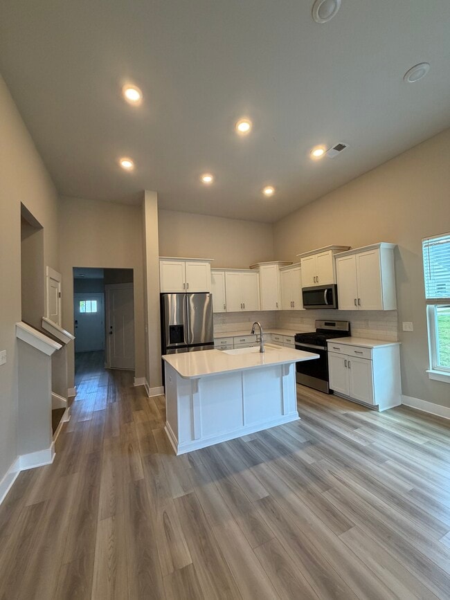 Photo - 201 Woodhouse Way
