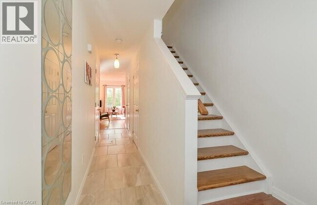 Photo - 85 Bankside Dr