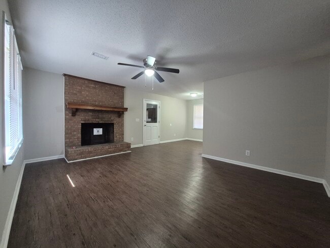 Photo - 2409 Amy Cir