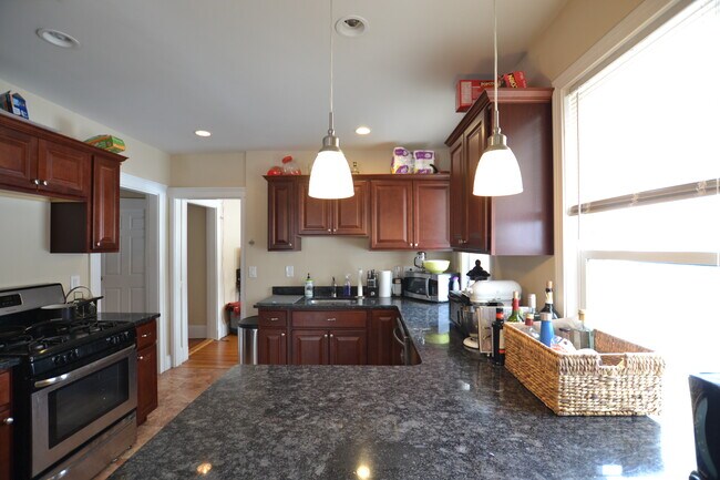 Photo - 131 Nottinghill Rd Unit 2