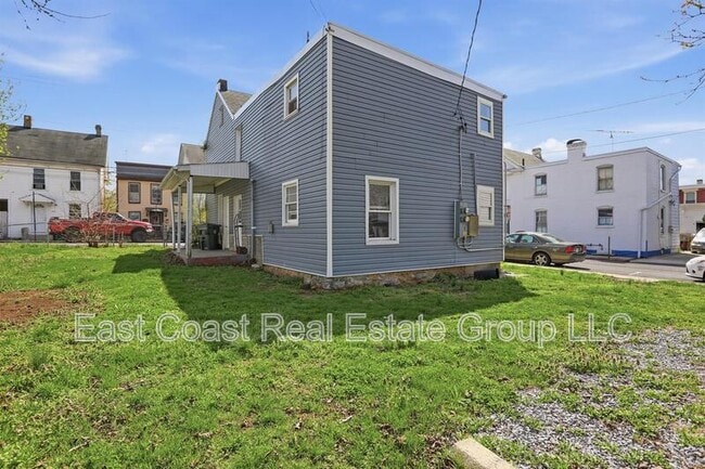 Photo - 327 N Mulberry St