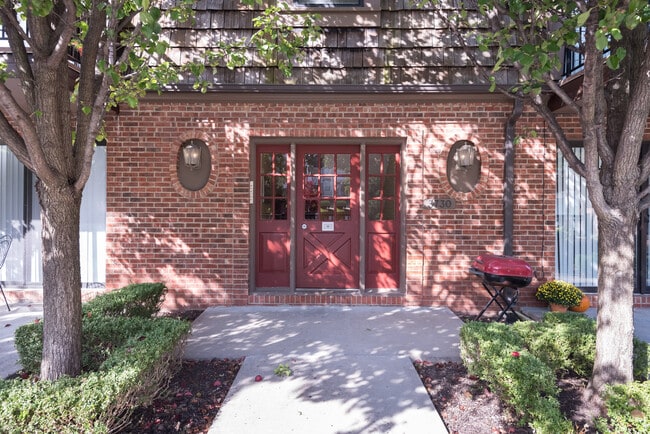 Photo - 3732 Locust St Unidad 18