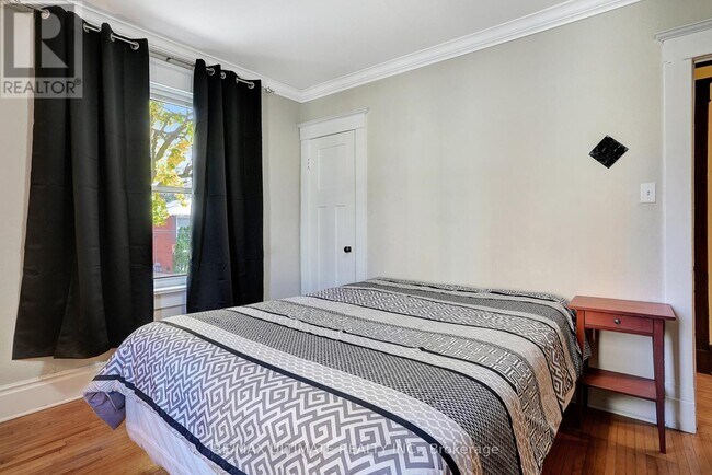 Photo - 67 Moore Ave Unit 2