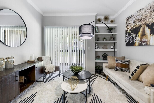 The Beverly at Shadow Lake apartments — community photo
