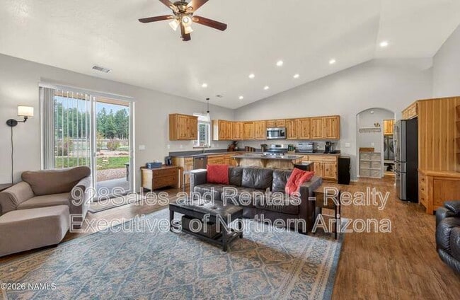 Photo - 10418 Lundin Rd