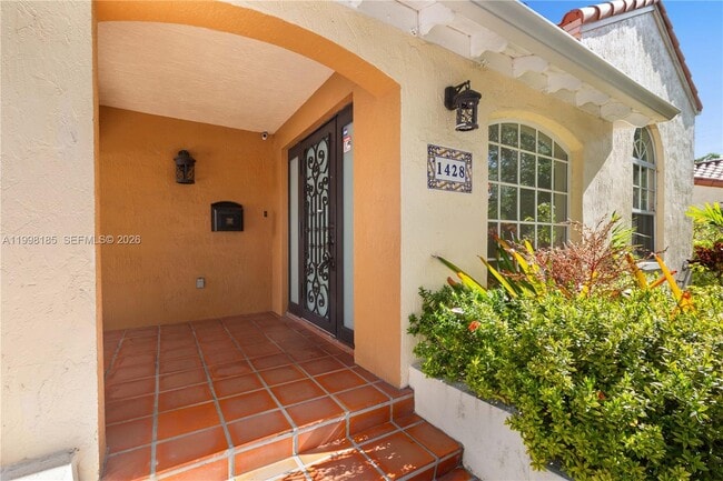 Photo - 1428 Medina Ave