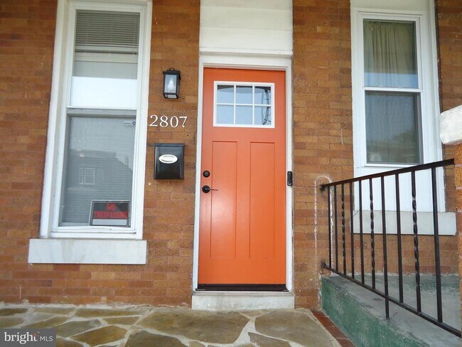 2807 Clifton Ave