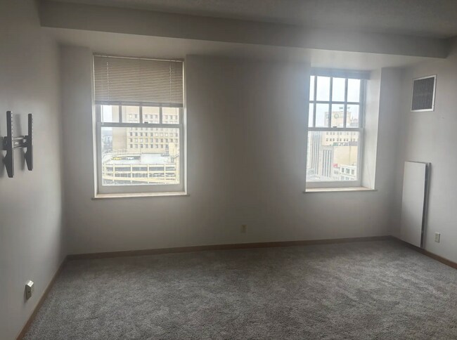 Photo - Downtown 2 bedroom Condo!