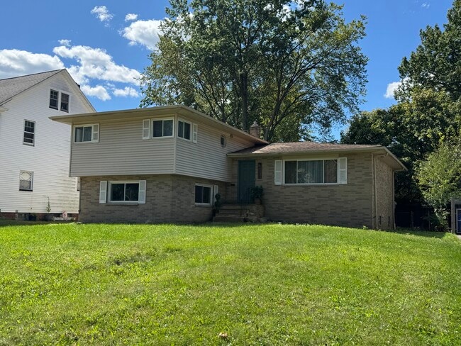 Photo - 3012 Ludlow Rd