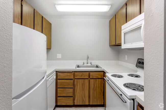Elm 1BR, 1BA - 672SF - Cocina - Timbers Apartments