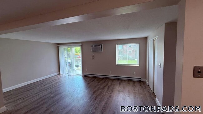 Building Photo - 310 Thompson Rd Rental