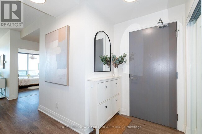 Photo - 7165 Yonge St Unit Ph201