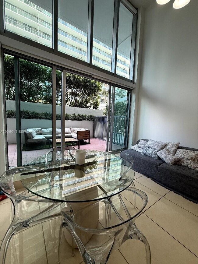 Photo - 1111 SW 1st Ave Unit TH-14