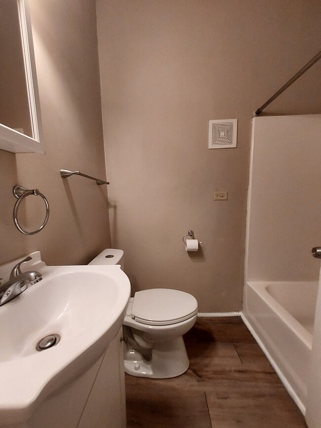 Photo - 192 Union St