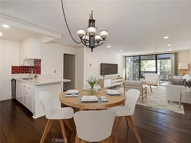 Photo - Top Floor 2bd/2ba Condo in the Heart of Playa Del Rey!