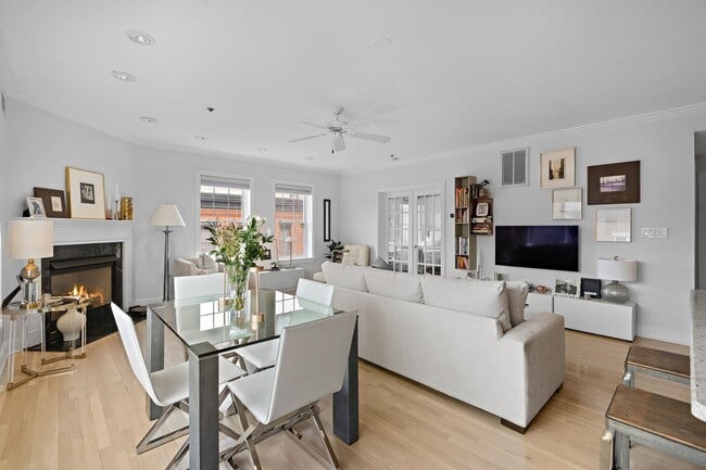 Building Photo - 99 Park Ave Unit 4B