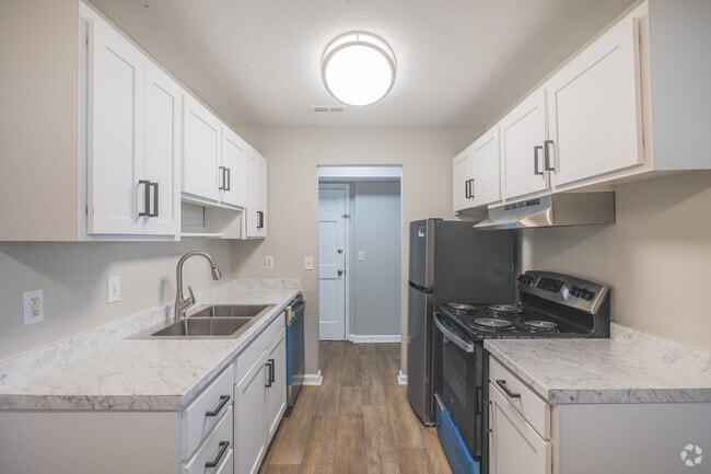 2BR, 1BA - 850SF - Kitchen