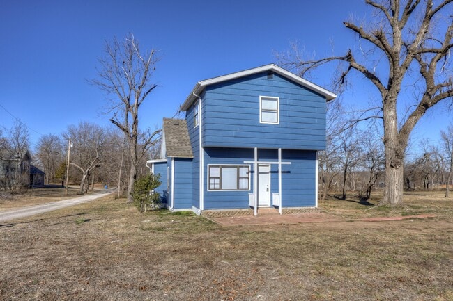 3801 Creswell Dr