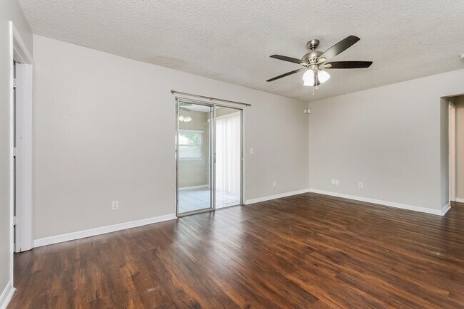 Photo - 718 Del Prado Dr