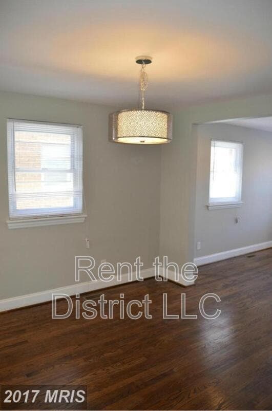 Photo - 707 Kennedy St NE