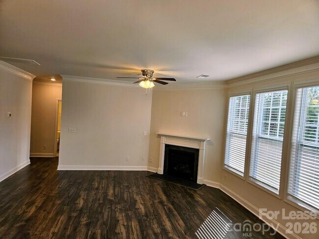 Photo - 1127 Walbury Hl