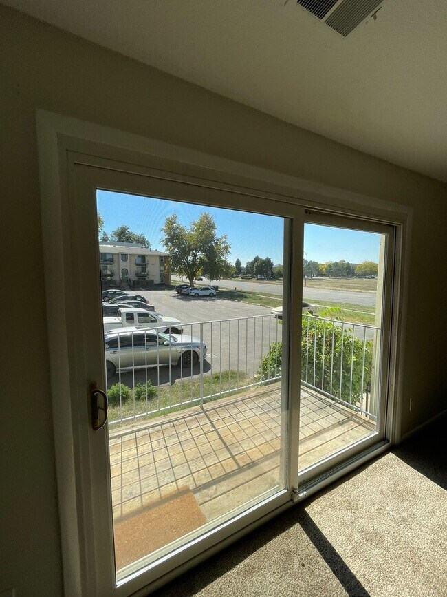 Photo - Spacious 3BD/ 2BA Apartment! Westminster, ... Unit 25-201