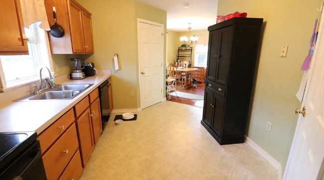 Photo - 641 Chickadee Dr