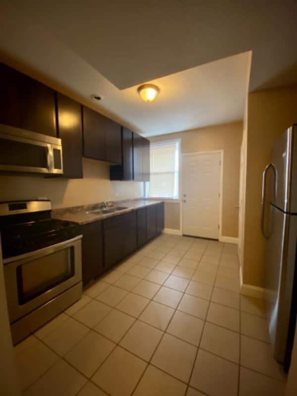 Building Photo - 7837 S Essex Ave Rental