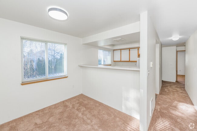 2BR, 2BA - 1,012SF - Dining Room/Kitchen