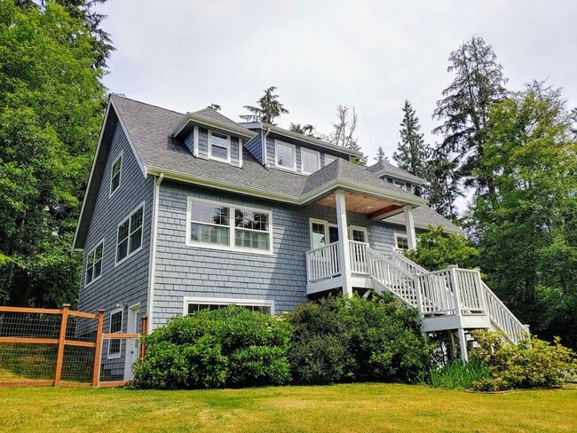 Photo - Spectacular Home with Lake Access!