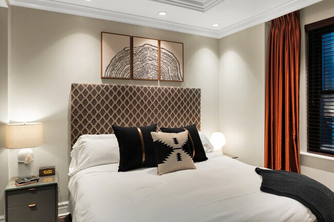 Photo - 70 E Walton St